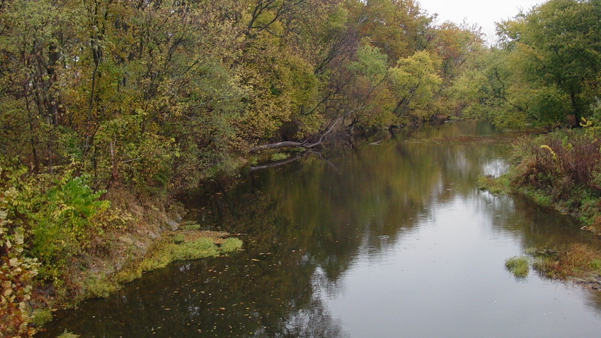 Image of a lake.