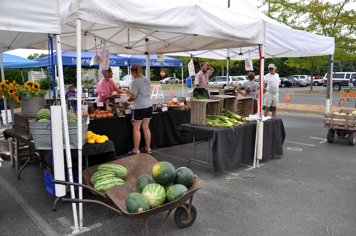 people at farmers market